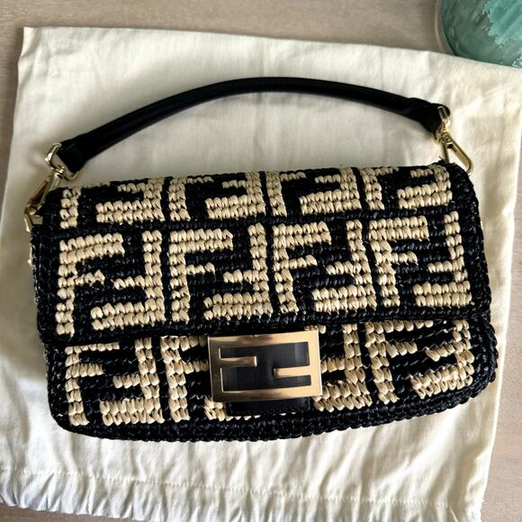 NEW Fendi Raffia Vitello Grace FF Crochet Baguette Natural Black Crossbody Bag - Picture 9 of 14